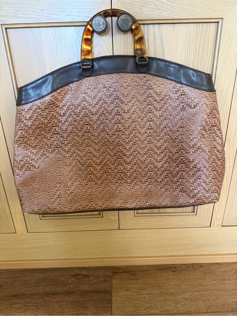 Source Unknown Brown Woven Tote with Tortoiseshell Handles XLarge Body